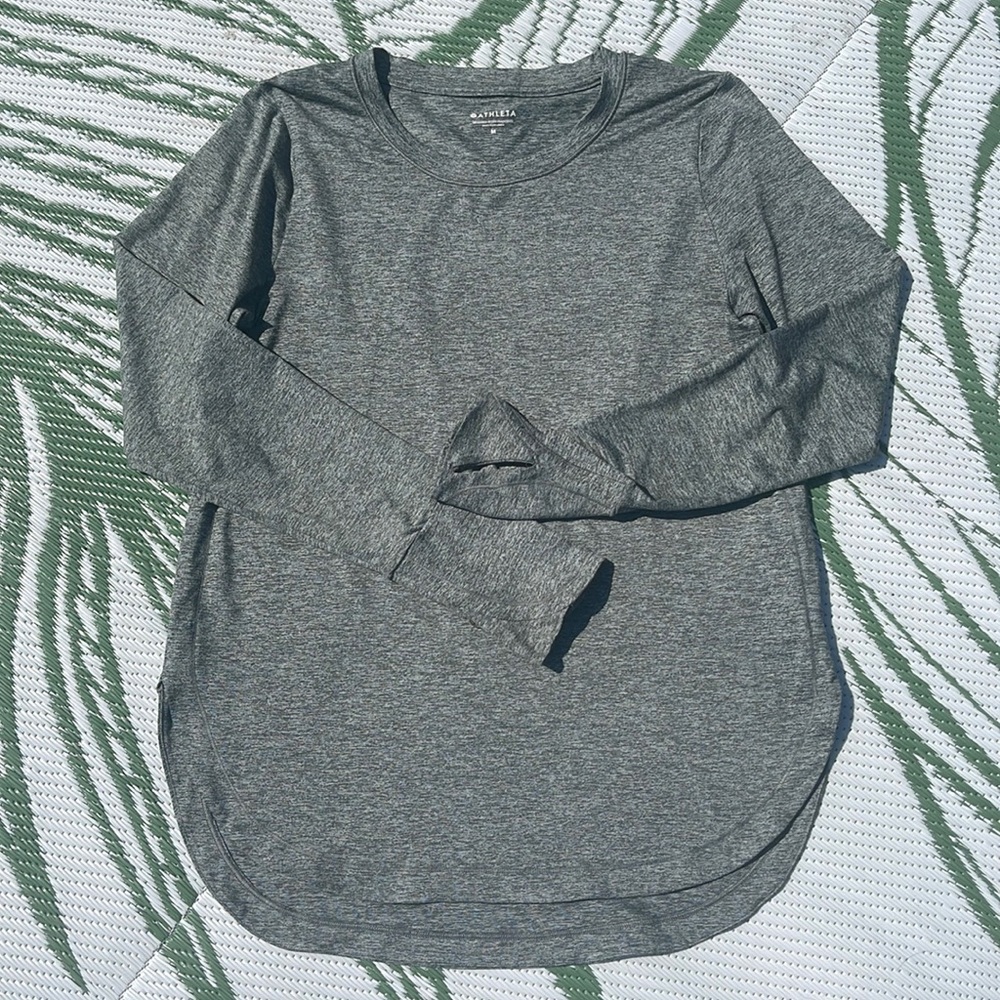 Athleta uptempo long sleeve Medium top